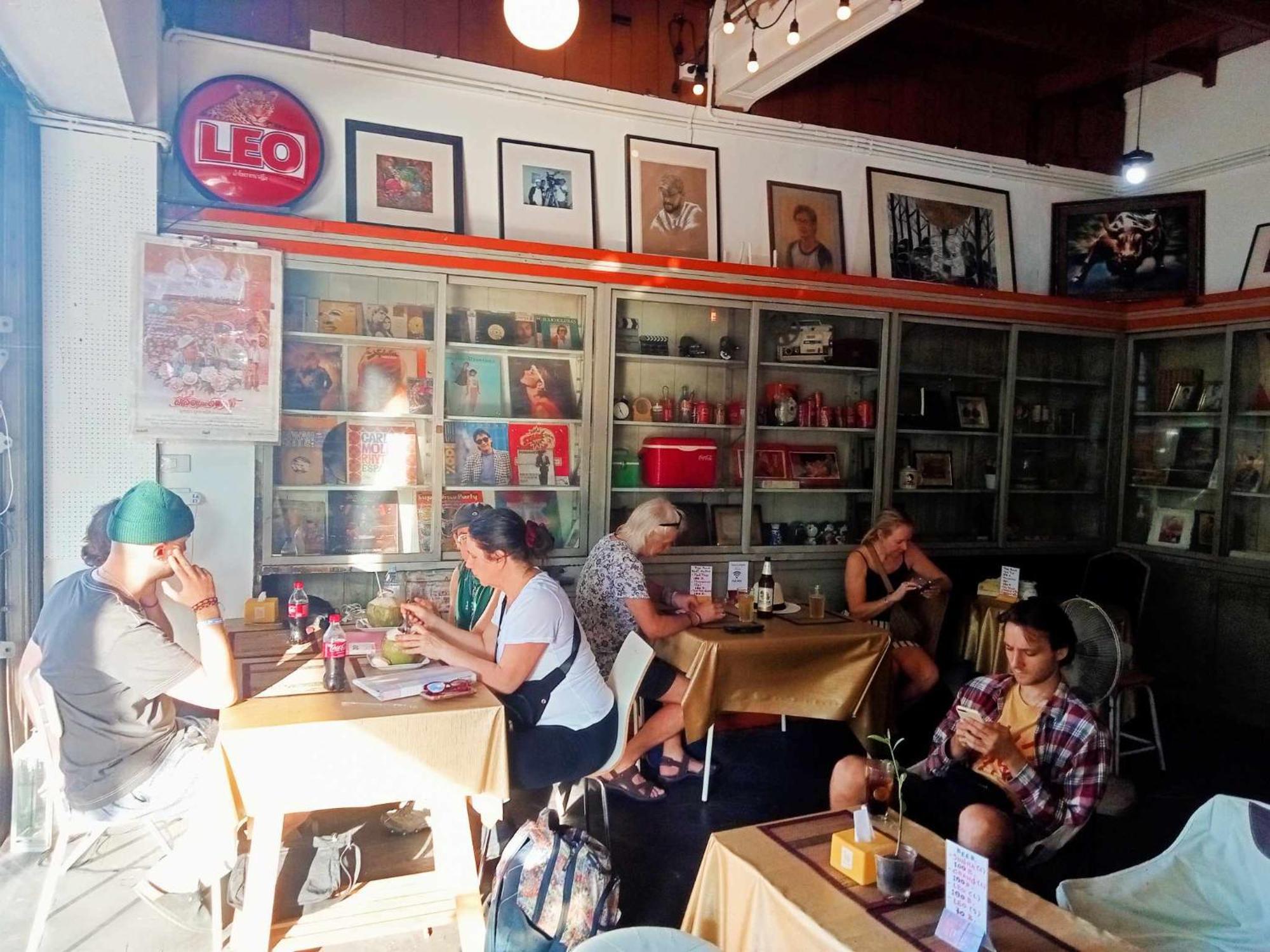 Ferienwohnung Bang Lumphu House&Bistro Bangkok Exterior foto